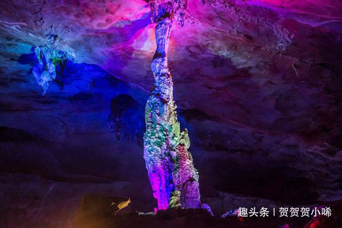 逃离昏暗下的小村